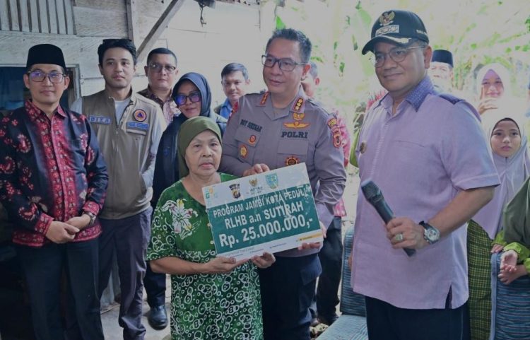 Sambut Hari Bhayangkara Ke-80, Pemkot Jambi, Polresta Jambi dan Baznas Kolaborasi Bedah Rumah Mak Gambreng