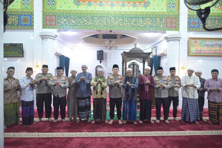 Subuh Keliling di Masjid Jami Ass’adah, Kapolda Jambi Ajak Masyarakat Jaga Kamtibmas