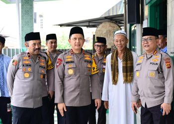 Kapolda Jambi Laksanakan Salat Jumat Keliling, Pererat Silaturahmi Dengan Masyarakat