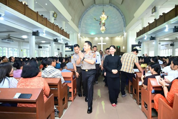 Kapolda Jambi Kunjungi Jemaat HKBP Kotabaru, Ajak Masyarakat Rawat Toleransi dan Jaga Kamtibmas
