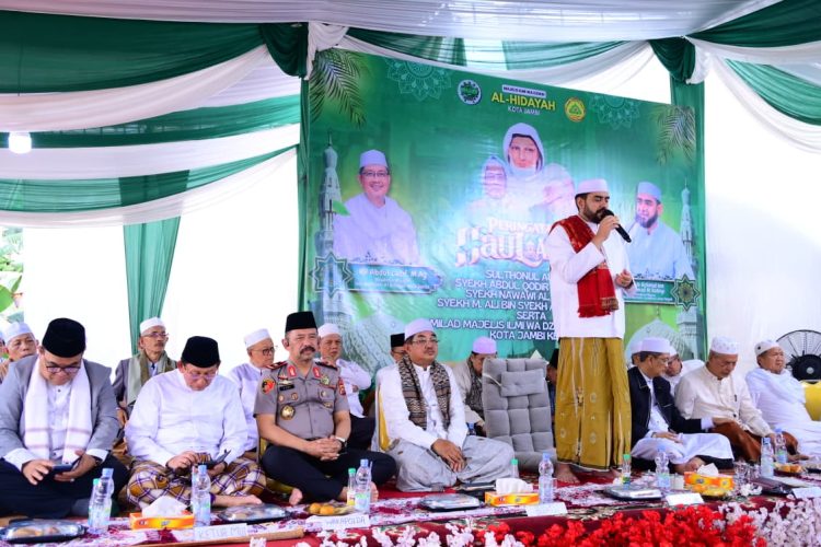 Wakapolda Jambi Hadiri Haul Akbar Syekh Abdul Qodir Al Jailani dan Harlah Majelis Al-Hidayah ke-7