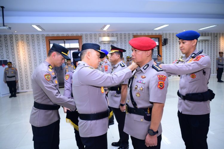 Kapolda Jambi Pimpin Sertijab Dirreskrimsus Dan Dirpolair, Perkuat Profesionalisme Dan Kinerja Organisasi