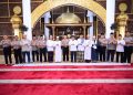 Kapolda Jambi Sholat Dzuhur Di Masjid Agung Al-Falah, Sampaikan Pesan Kamtibmas dan Ajak Masyarakat Bersinergi