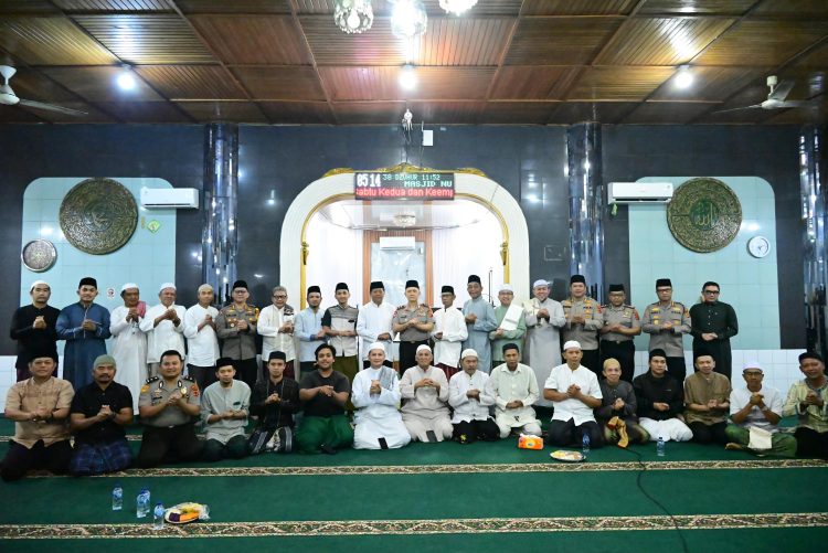 Subuh Keliling Di Masjid Nurul Huda, Kapolda Jambi Ajak Masyarakat Bersama Jaga Kamtibmas