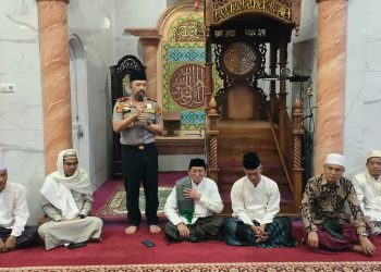 Wakapolda Jambi Laksanakan Sholat Subuh Keliling Bersama Ketua MUI Dan Jamaah Di Bagan Pete