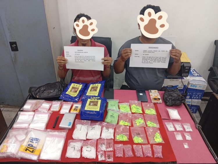 Satnarkoba Polresta Jambi Amankan 2 Orang Pria Dengan Barang Bukti 1,5 Kg Sabu, 583 Butir Ekstasi Dan 302 Gram Ekstasi Serbu